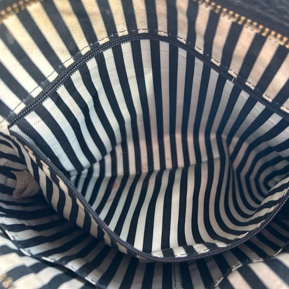 Kate Spade vintage Set! Cross body pebble purse with stripped wristlet. - Picture 7 of 16